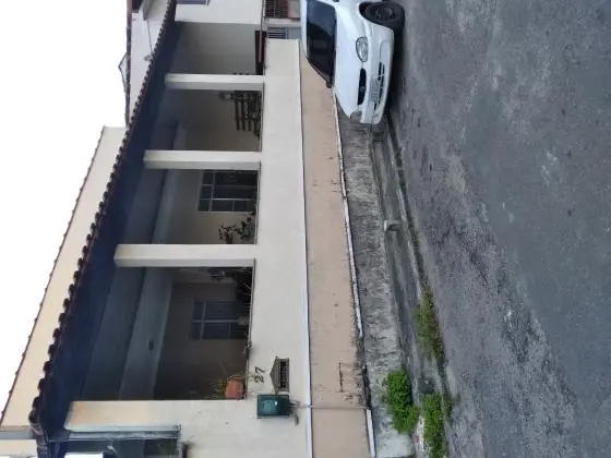 Ótima Casa de 230m2 no Bairro Santa Cruz, Rio de Janeiro - 4 Quartos, 1 Suíte, Ampla Sala e Excele