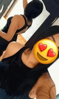 linda ninfeta, bem magrinha e muito gostosa.