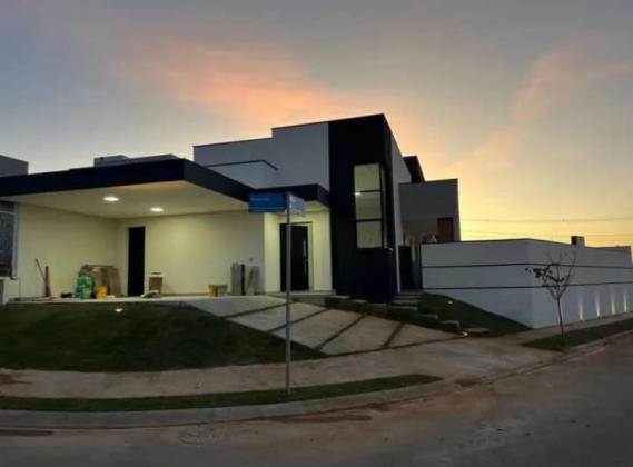 Linda Casa no Condominio Malibu