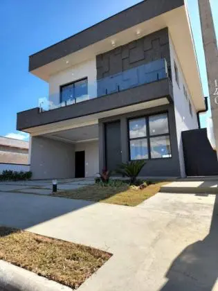 Lindo Sobrado no Condominio Malibu