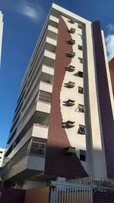 vendo amplo apto 3 quartos em Ponta Verde prox a praia