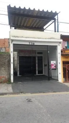 Casa espaçosa para locação no Pq. Savoy City