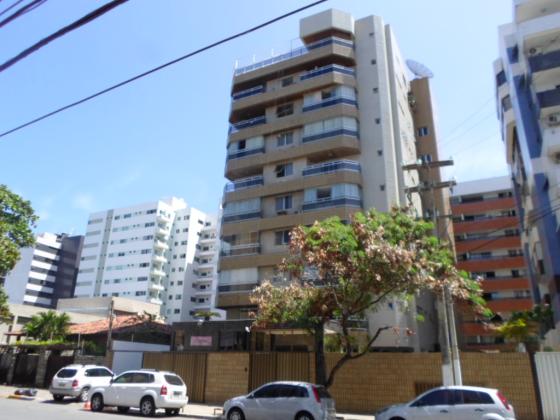 amplo apto em Ponta verde 4 quartos 3 suites 2 vgs meia quadra da praia