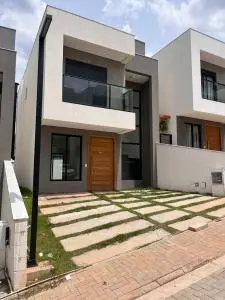 casas prontas Novas Duplex e Triplex, bem localizada.
