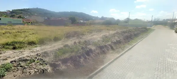 TERRENO BOM, ACIMA DO NÍVEL DA RUA; EM IGUABA GRANDE/RJ! - R$40000