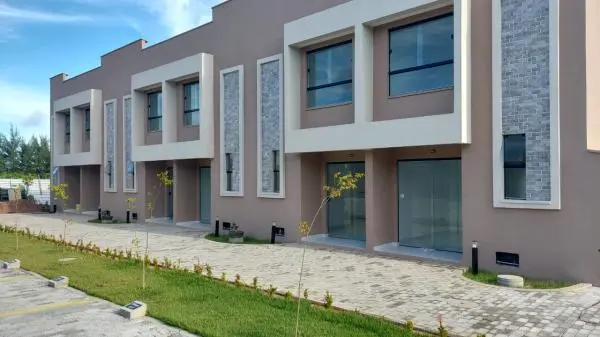 Casas Duplex Prontas em Condomínio Fechado - 2 e 3/4 - Parnamirim - Duas Suítes -72m2