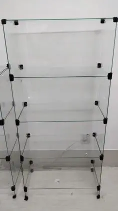 Estante de vidro