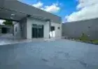 Casa Térrea Moderna no Alto Camping Club com Piscina Privativa e Espaço Gourmet
