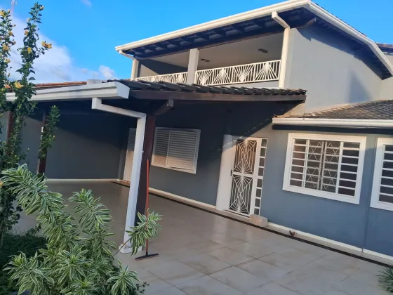Vendo casa em condomínio fechado 4 quartos 2 suites