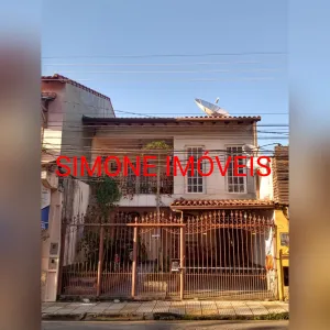 Casa composta por 02 pavimentoss e kitnet