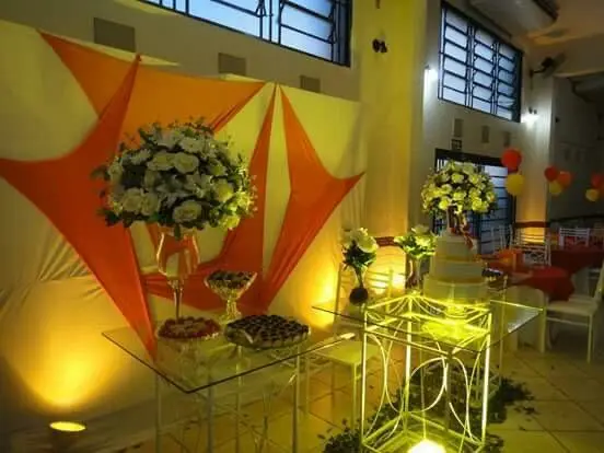 Decoração com tecidos tensionados