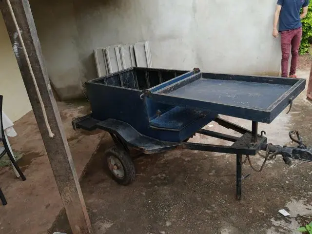 Vendo carretinha de Moto