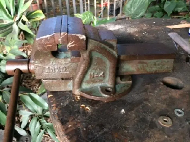 Morsa/torno antigo marca ARBO 700, 00