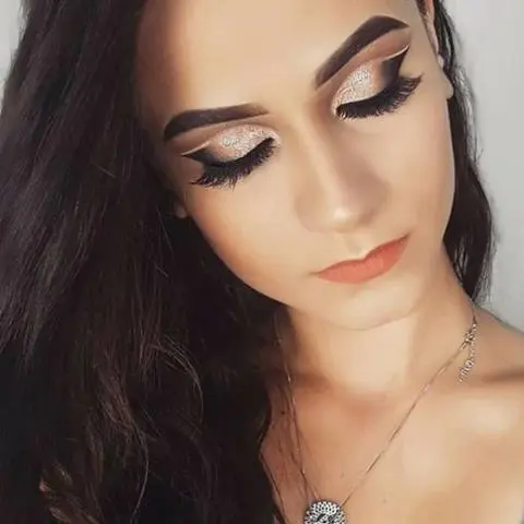 Curso de Maquiagem na Web por Andreia Venturini