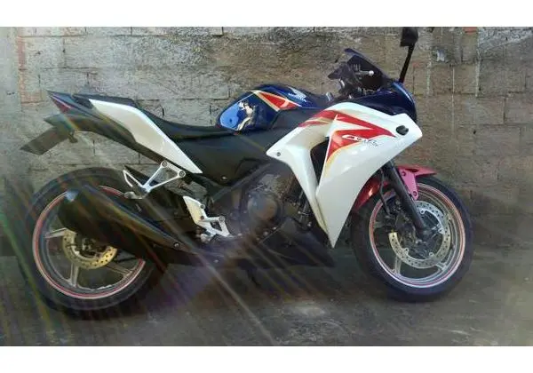 CBR 250R T R O C O por Naked - 2012