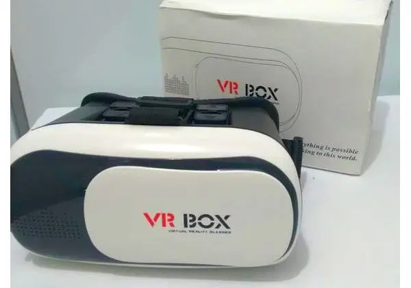 Óculos de realidade virtual com controle