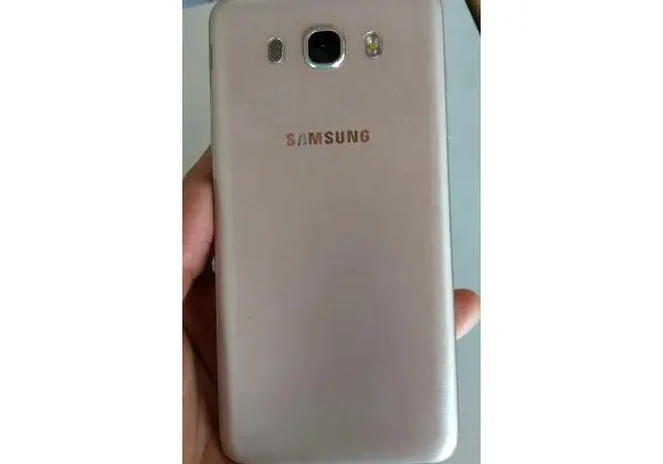 J7 metal top dourado