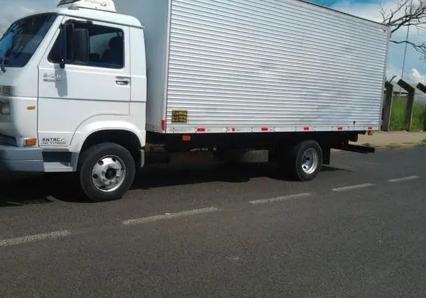 Caminhão bau vw 8.150 - 2005