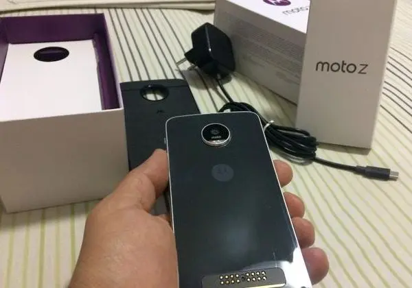 Moto z play