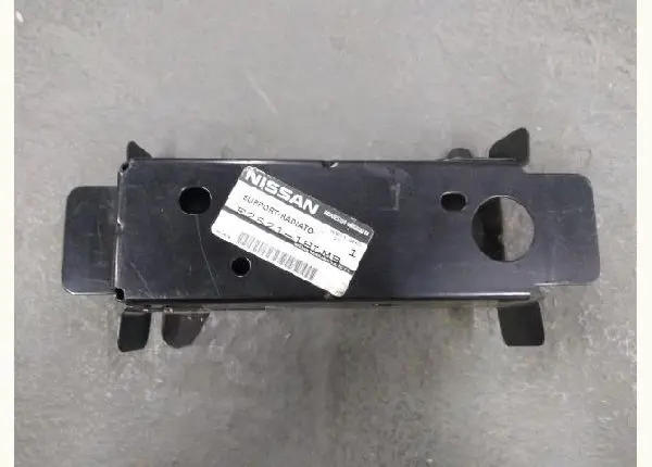 Suporte travessa suspensão Longarina march e versa 2011 a 2017