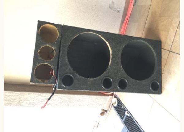 Caixa p/ alto falante 15?