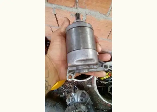 Vendo motor de partida 100 reais