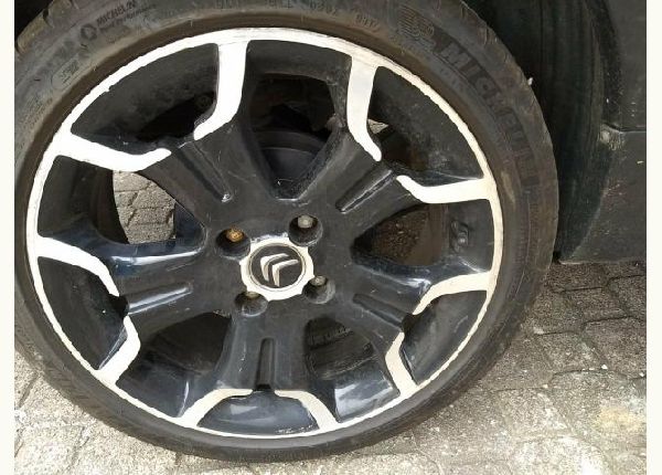 Roda Citroen ds3 aro 17 troco