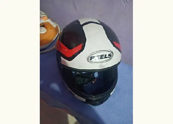 Vendo capacete top da peels