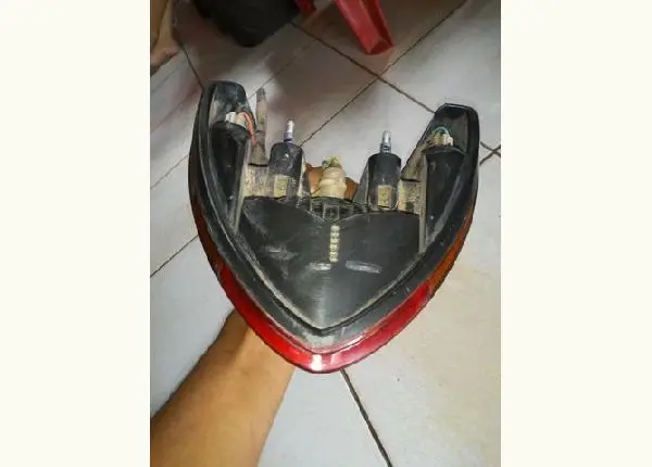 Vendo lanterna traseira da 150 original