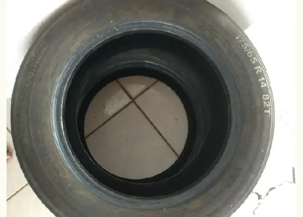 O par de pneus aro 14 continental 175/65 100$