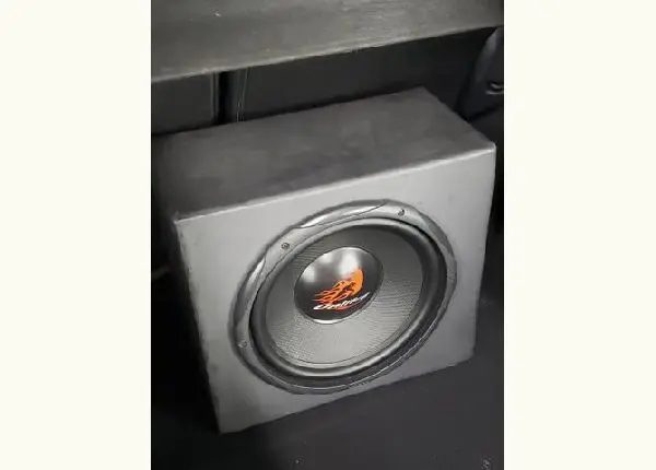 Caixa selada com subwoofer Unlike 12