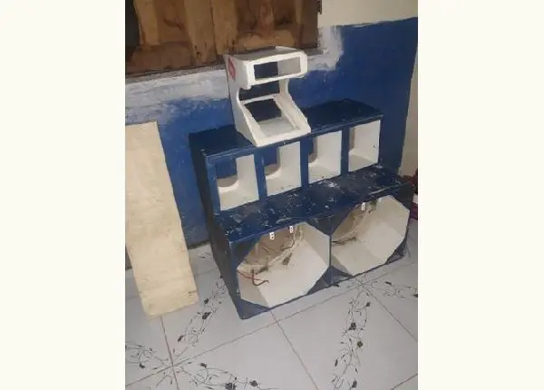 Vendo caixa de grave medio e Rack móvel