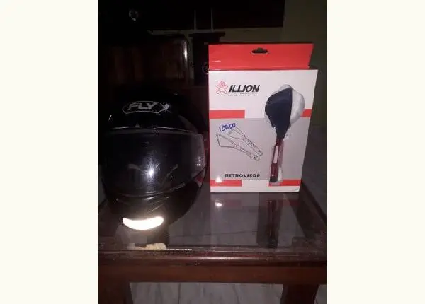Vendo Capacete e Retrovisor
