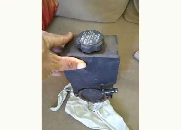 Vendo bomba hidráulica da caixa de direção