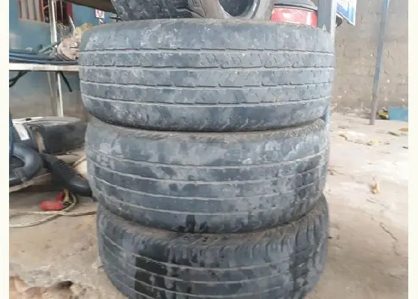 Vendo 4 pneus
