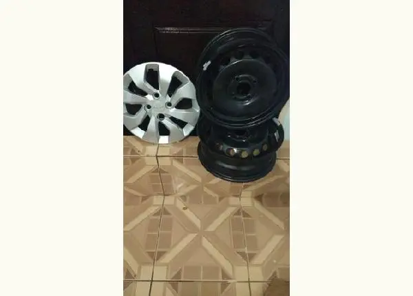 Roda com Calotas
