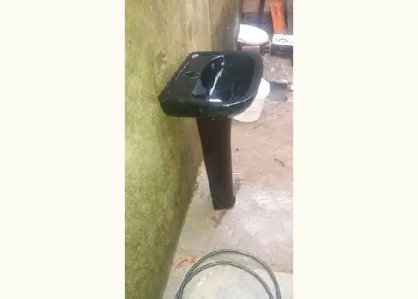 Pia pra banheiro com coluna