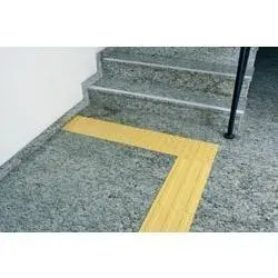 Piso Tátil Alerta E Direcional Vinilico - Placa 25 X 25cm