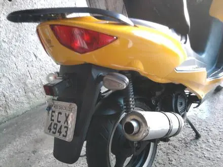 QUASE DE GRAÇA MOTO LASER ANO 2008 COM 10 KM RODADOS