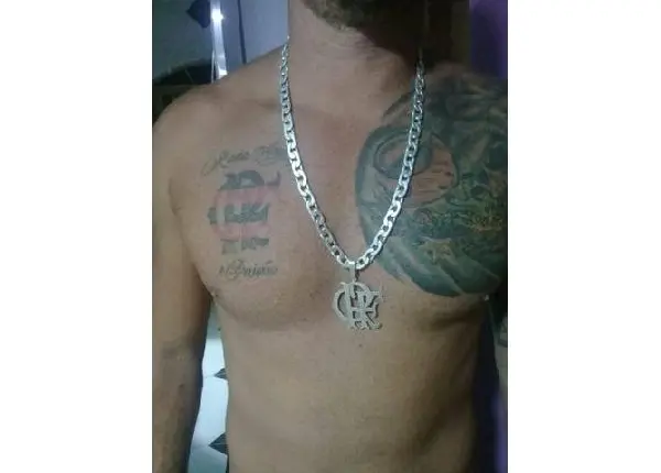 Cordão de prata com pingente do flamengo