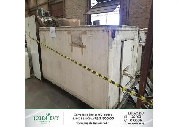 Leilão - Carroceria Baú com 2 portas
