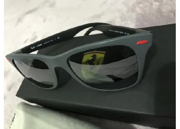 Óculos Rayban Ferrari