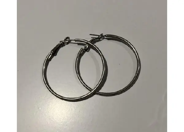 Argolas médias prata (bijoux)