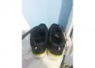 Tênis pouco utilizado