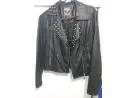 Jaqueta Feminina com Spikes