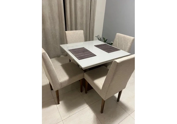 Mesa de Jantar 4 Cadeiras