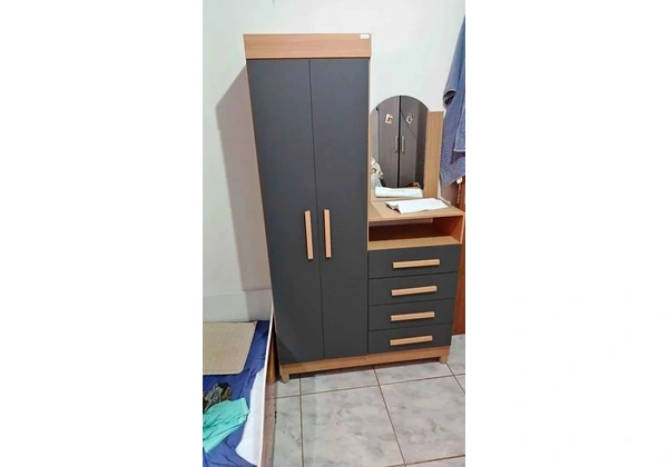 Guarda Roupa Cômoda Capri novo na caixa