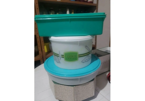3 linda tupperware