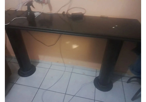 Console de mármore cristal com duas colunas e um balcão