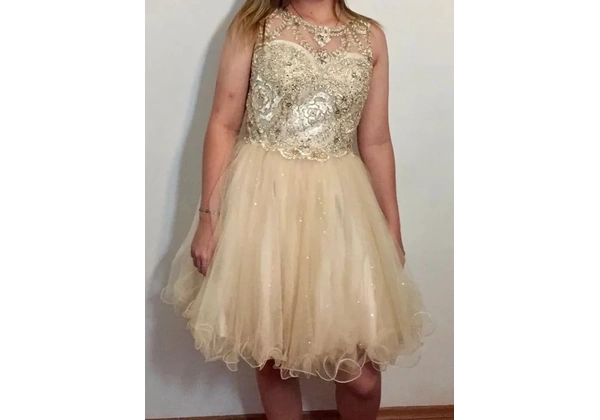 Vestido de festa / casamento / formatura P dourado bege champagne